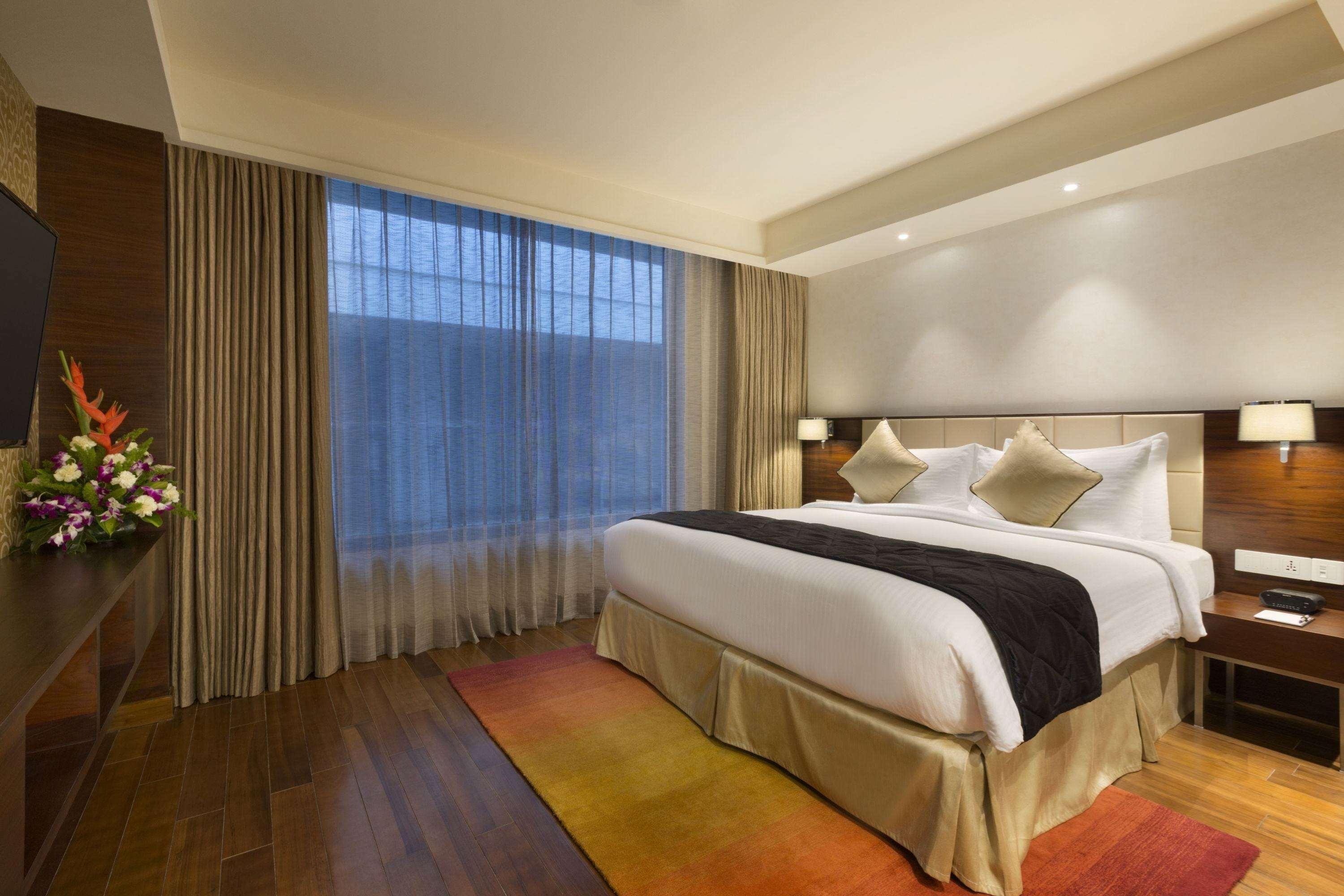 โฮเวิร์ด จอห์นสัน บาย วินด์แฮม เบงกาลูรู เฮบบัล Hotel บังกาลอร์ ภายนอก รูปภาพ