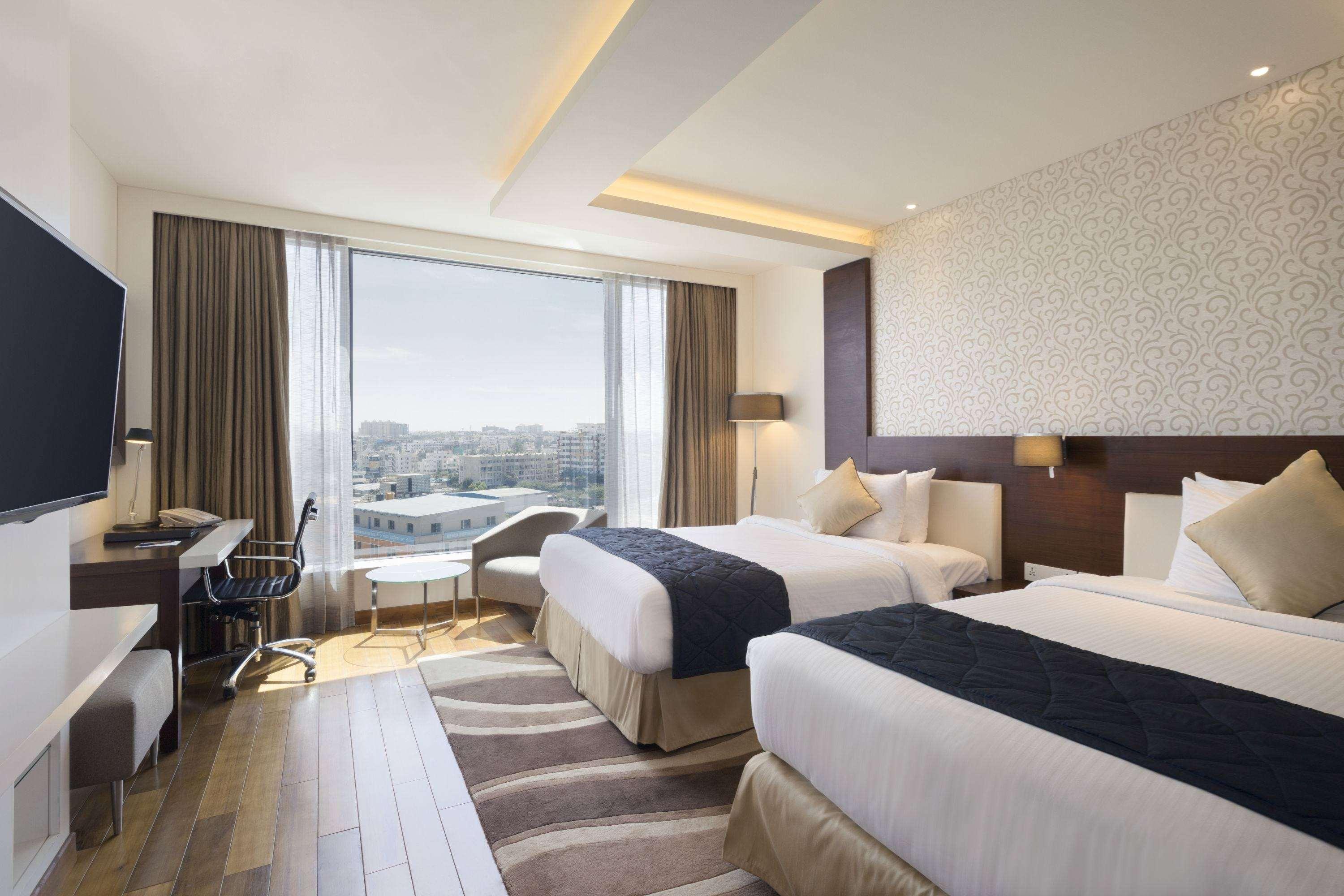 โฮเวิร์ด จอห์นสัน บาย วินด์แฮม เบงกาลูรู เฮบบัล Hotel บังกาลอร์ ภายนอก รูปภาพ
