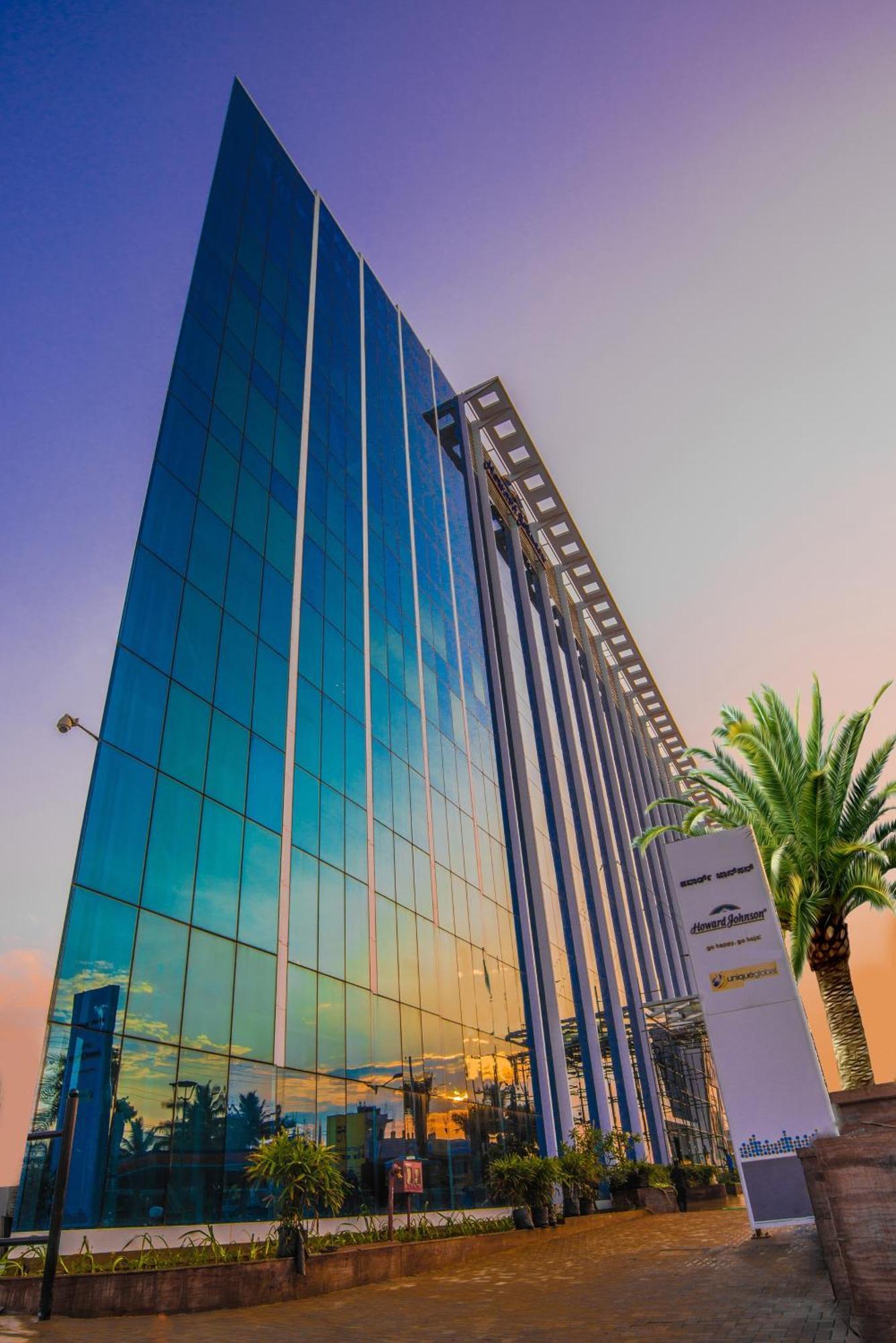 โฮเวิร์ด จอห์นสัน บาย วินด์แฮม เบงกาลูรู เฮบบัล Hotel บังกาลอร์ ภายนอก รูปภาพ