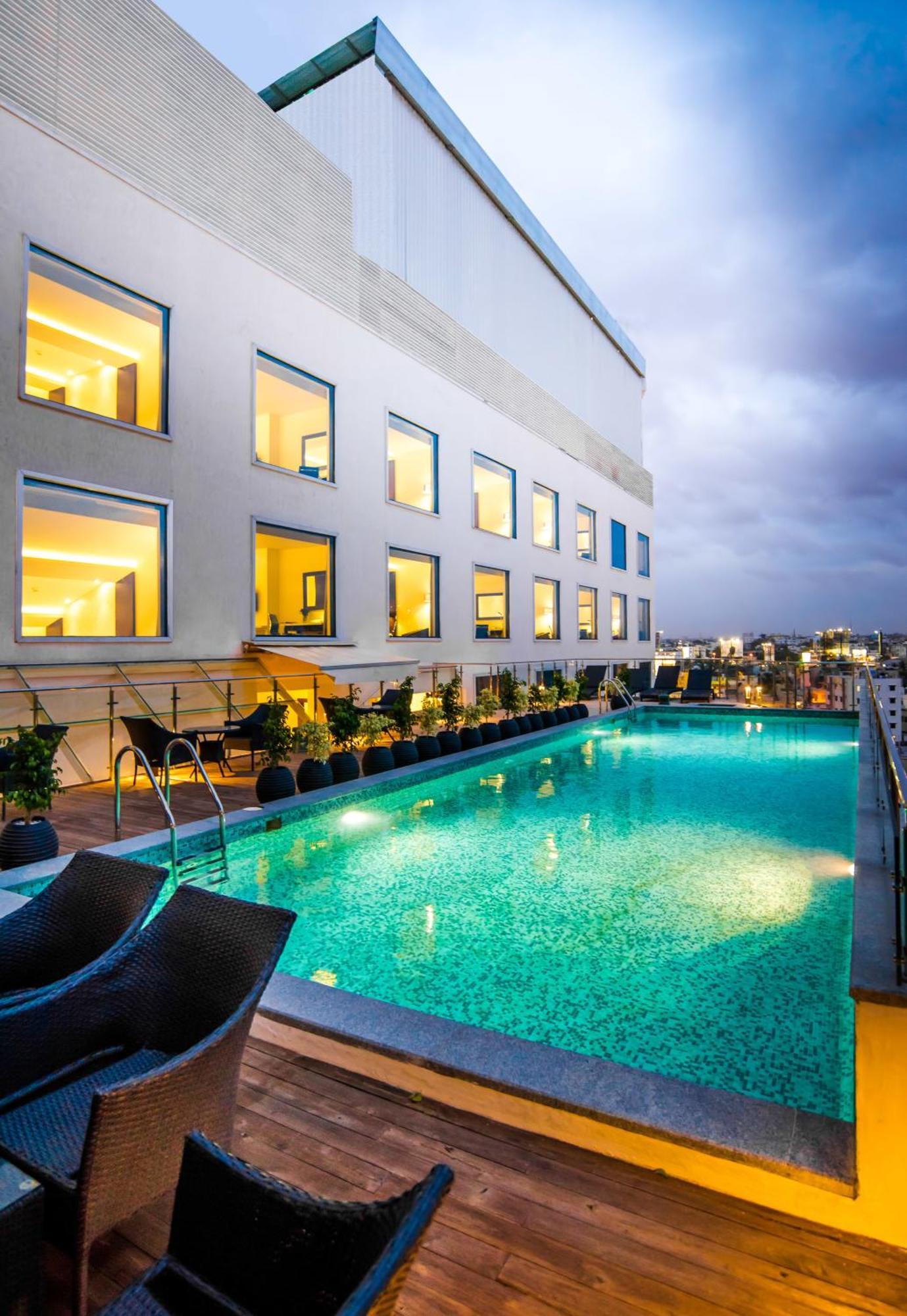 โฮเวิร์ด จอห์นสัน บาย วินด์แฮม เบงกาลูรู เฮบบัล Hotel บังกาลอร์ ภายนอก รูปภาพ