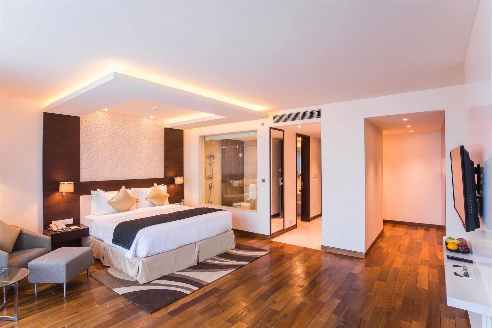 โฮเวิร์ด จอห์นสัน บาย วินด์แฮม เบงกาลูรู เฮบบัล Hotel บังกาลอร์ ภายนอก รูปภาพ