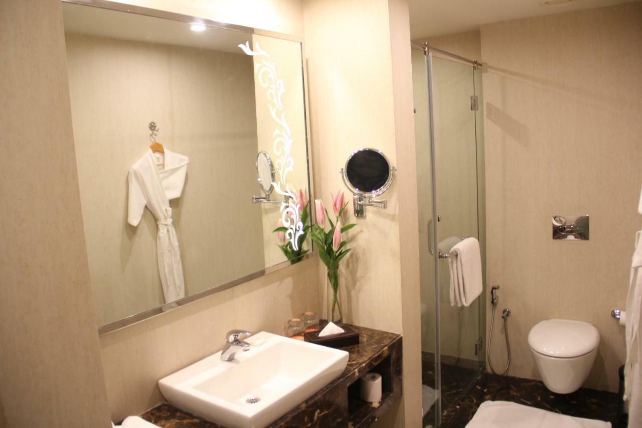 โฮเวิร์ด จอห์นสัน บาย วินด์แฮม เบงกาลูรู เฮบบัล Hotel บังกาลอร์ ภายนอก รูปภาพ